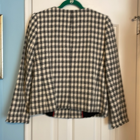 Style Icon! Houndstooth Beauty! Size 10, Talbots - Picture 3 of 8